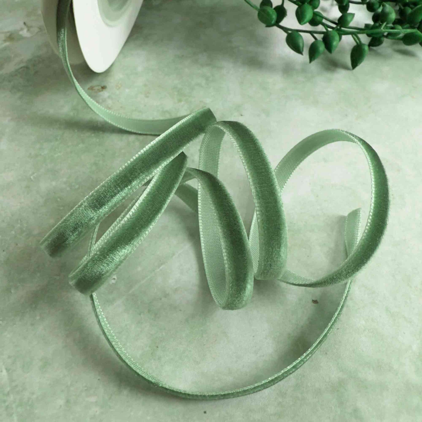 Hunter Green Velvet Ribbon - Various Widths | 3 Meter Roll: 6mm