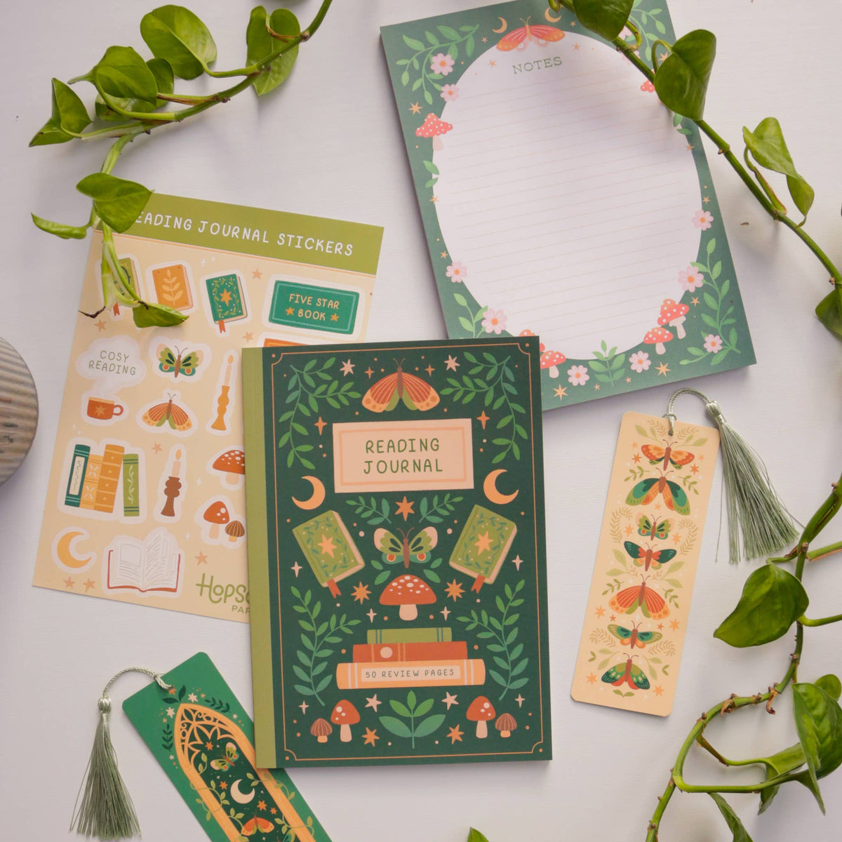 Reading Journal Fantasy Forest, 50 Page Book Review Notebook