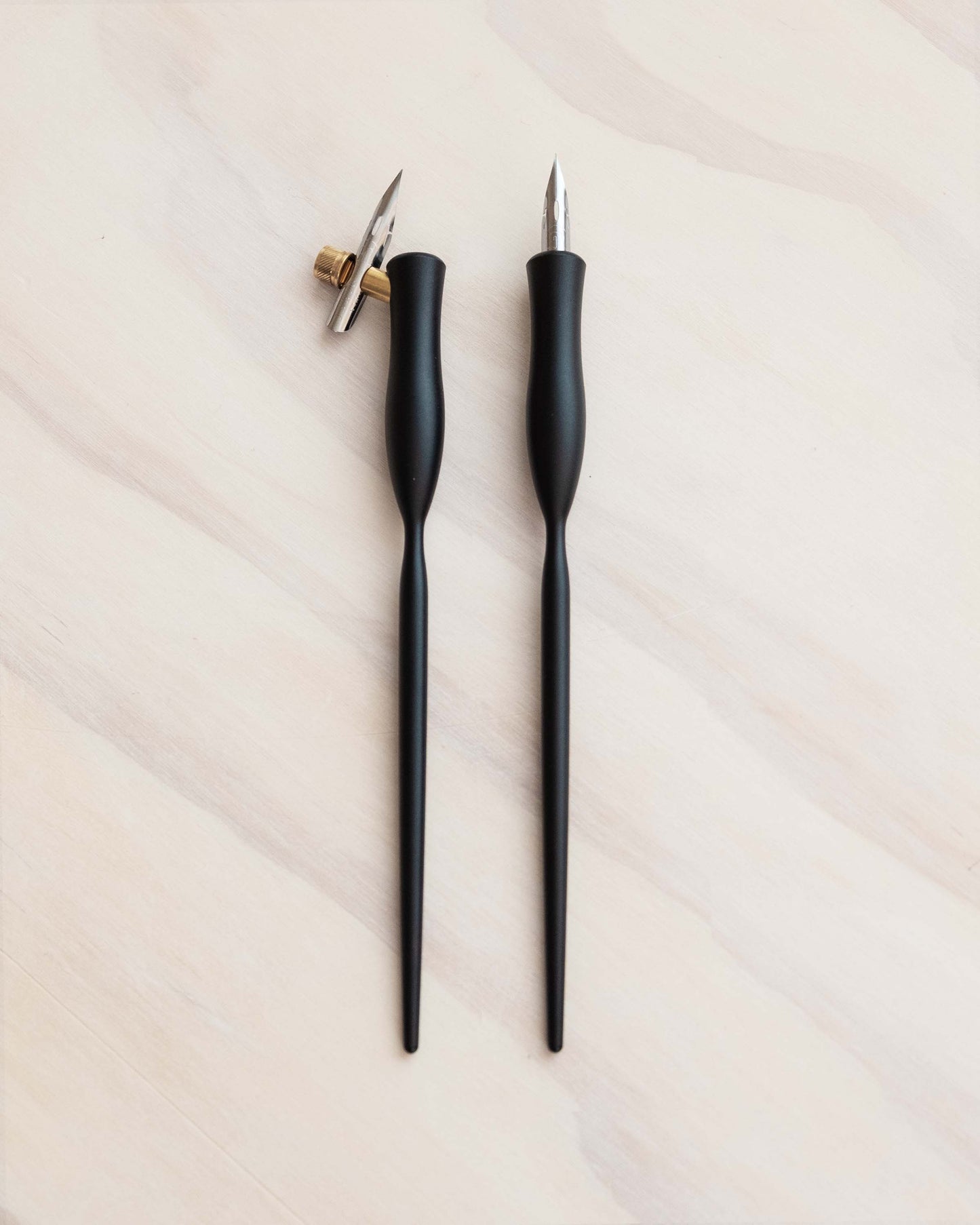 Flourish Calligraphy Pen: Sage / Straight